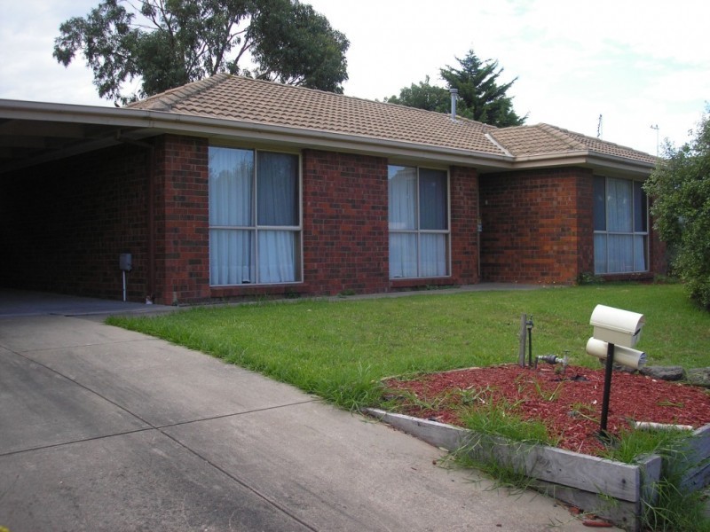 2/6 Carol Avenue, Cranbourne VIC 3977