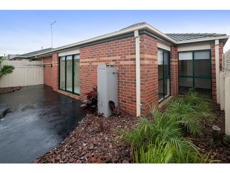2/28-30 Childers Street, Cranbourne VIC 3977