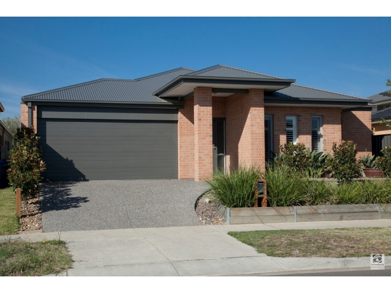 Clyde North VIC 3978