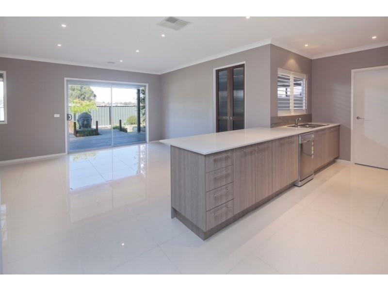 Clyde North VIC 3978