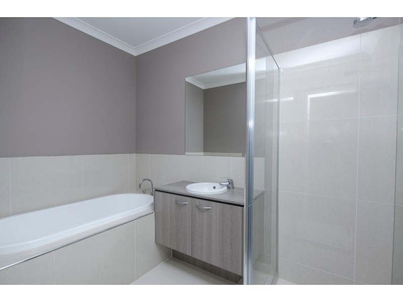 Clyde North VIC 3978