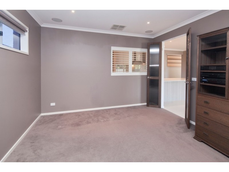 Clyde North VIC 3978