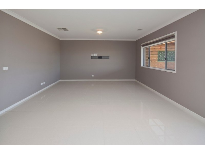 Clyde North VIC 3978