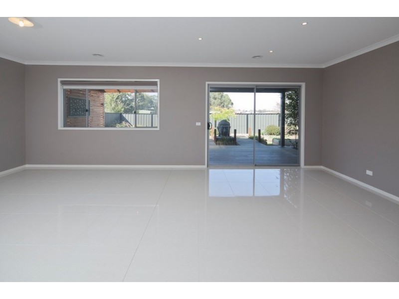 Clyde North VIC 3978