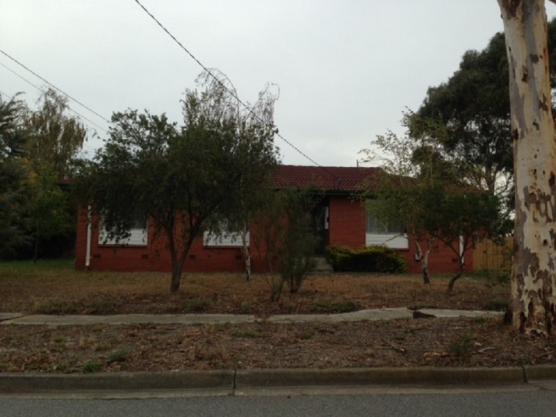 4 Anne Court, Cranbourne VIC 3977