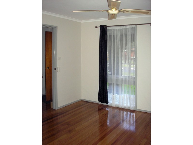 31 Thomas Crescent, Cranbourne VIC 3977