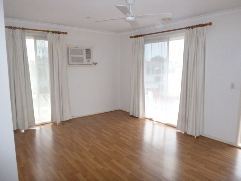 86 Monahans Road, Cranbourne VIC 3977