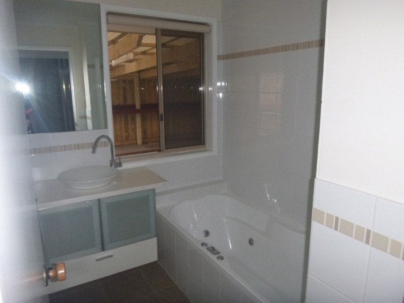 86 Monahans Road, Cranbourne VIC 3977