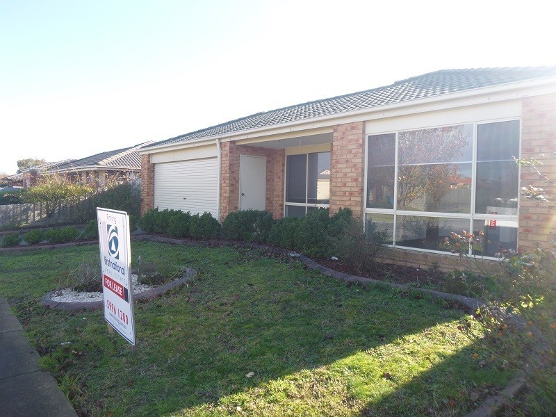 10 Miralie Way, Cranbourne West VIC 3977