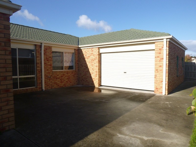 10 Miralie Way, Cranbourne West VIC 3977
