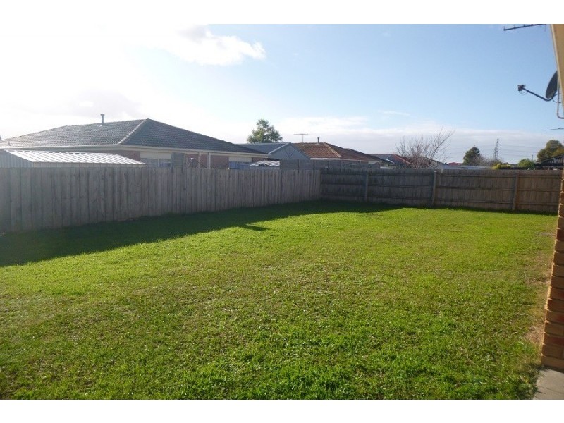 10 Miralie Way, Cranbourne West VIC 3977
