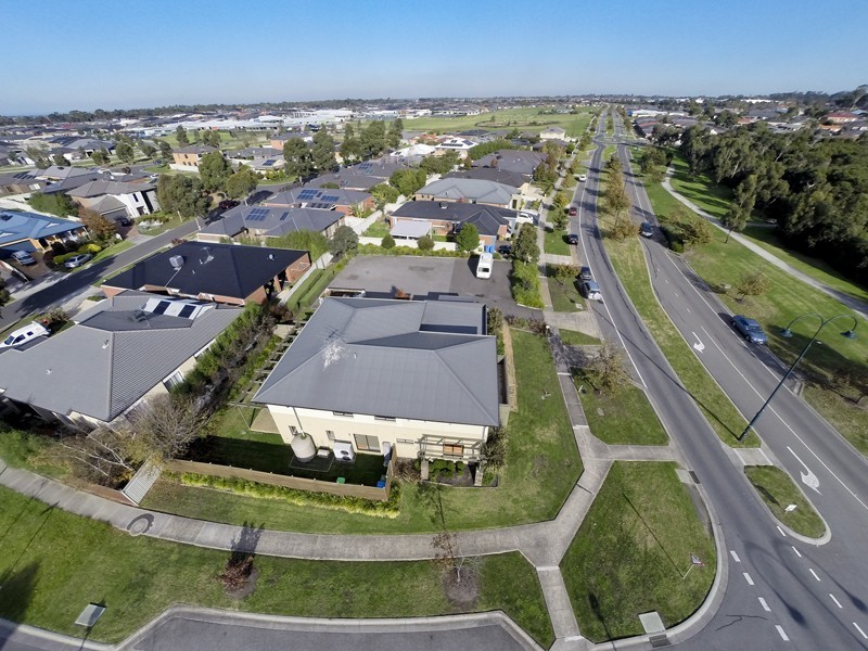 14-16 Broad Oak Drive, Cranbourne East VIC 3977