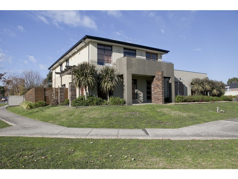 14-16 Broad Oak Drive, Cranbourne East VIC 3977