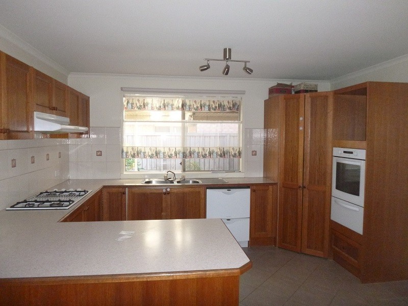 20 Silky Oak Drive, Cranbourne North VIC 3977