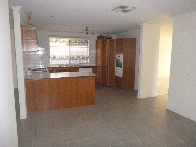 20 Silky Oak Drive, Cranbourne North VIC 3977