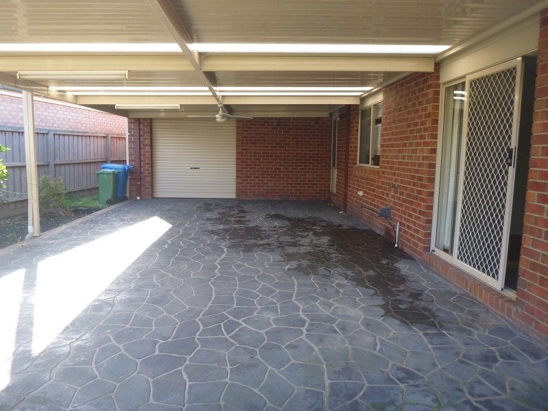 20 Silky Oak Drive, Cranbourne North VIC 3977