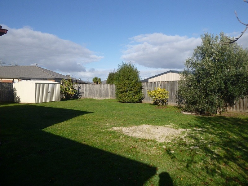 20 Silky Oak Drive, Cranbourne North VIC 3977