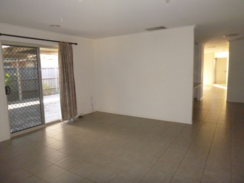 20 Silky Oak Drive, Cranbourne North VIC 3977