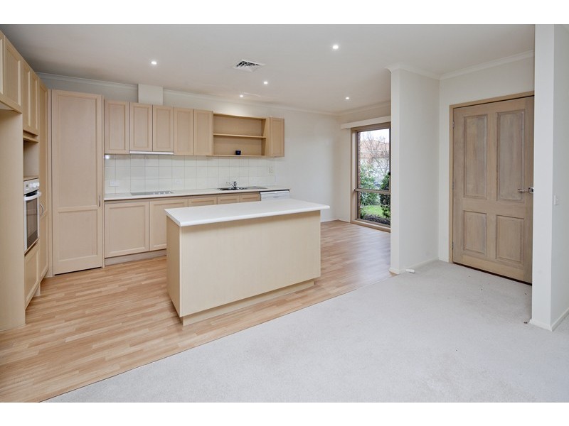 2/175 Rochester Parade, Cranbourne East VIC 3977