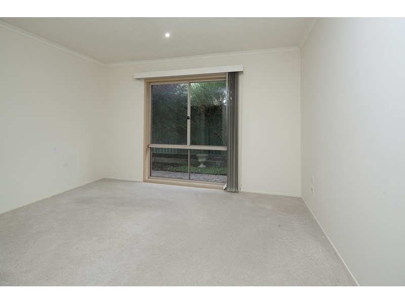 2/175 Rochester Parade, Cranbourne East VIC 3977