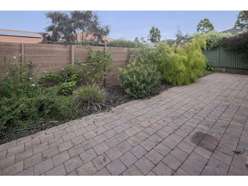 2/175 Rochester Parade, Cranbourne East VIC 3977