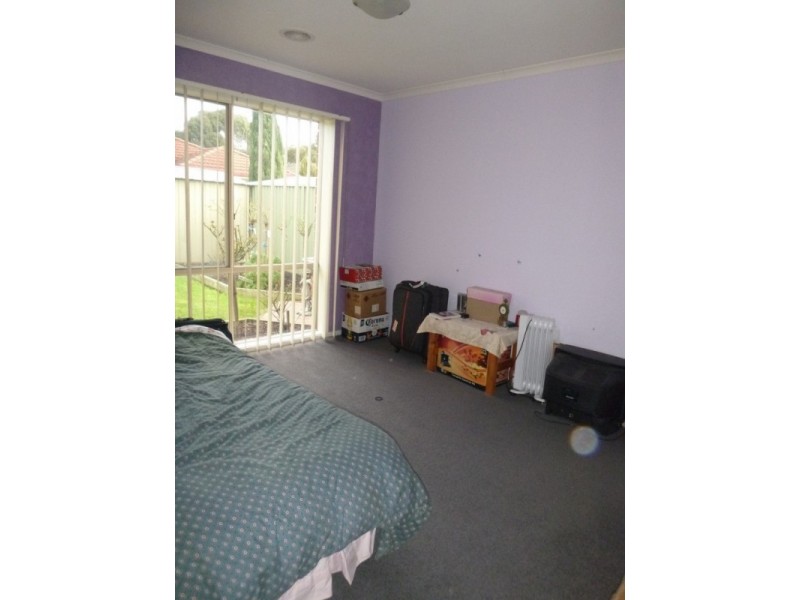 5 Braircrest Drive, Cranbourne East VIC 3977