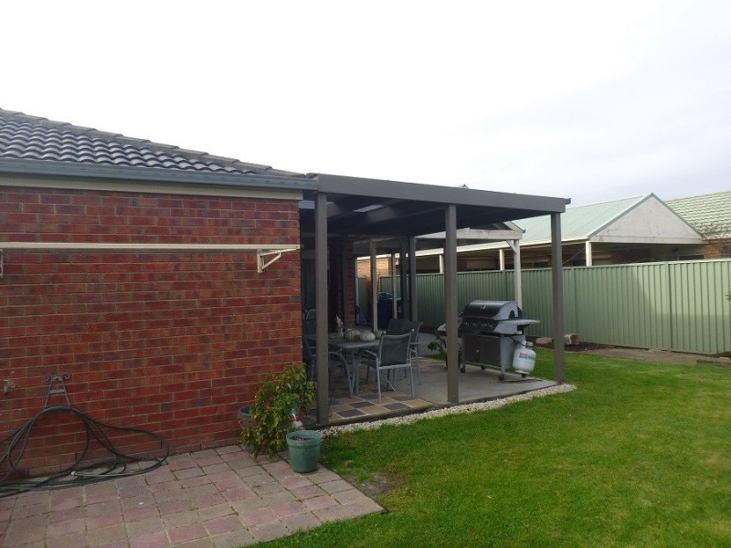 5 Braircrest Drive, Cranbourne East VIC 3977