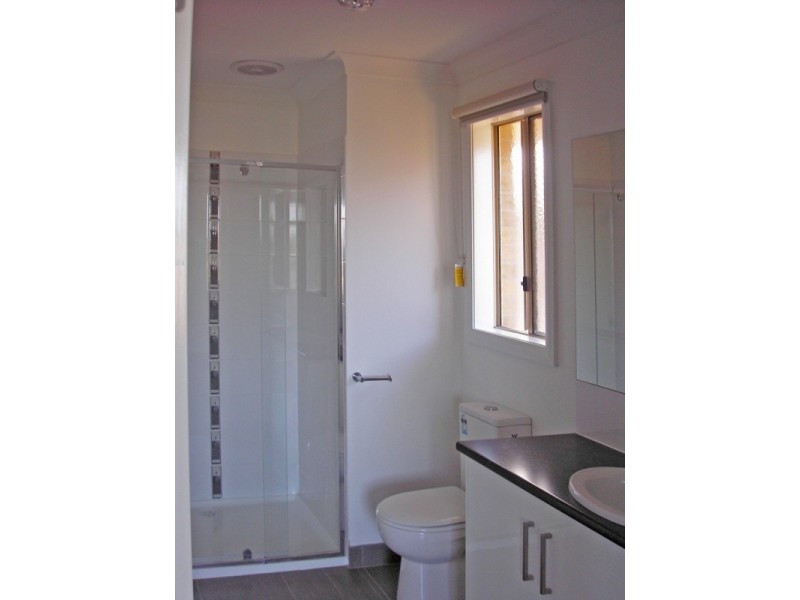 82 Thunderbolt Drive, Cranbourne East VIC 3977