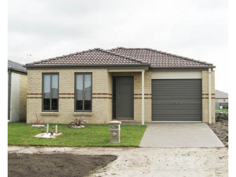 12 Beagle Street, Cranbourne East VIC 3977