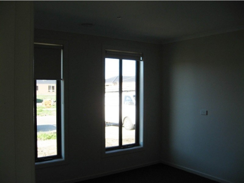 12 Beagle Street, Cranbourne East VIC 3977