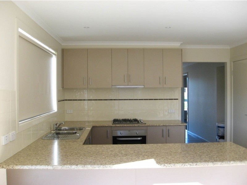 12 Beagle Street, Cranbourne East VIC 3977