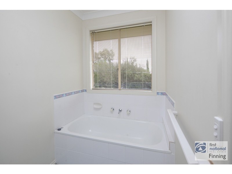 5 Gilmore Crescent, Lynbrook VIC 3975