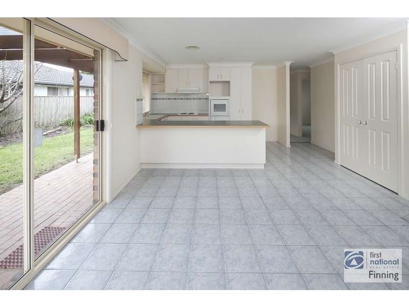 5 Gilmore Crescent, Lynbrook VIC 3975