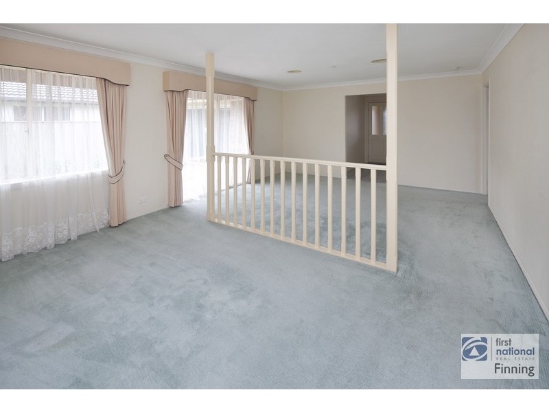 5 Gilmore Crescent, Lynbrook VIC 3975