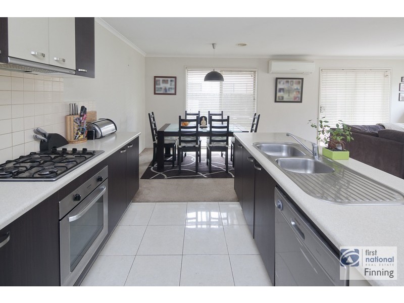 2 Dryandra Place, Cranbourne VIC 3977