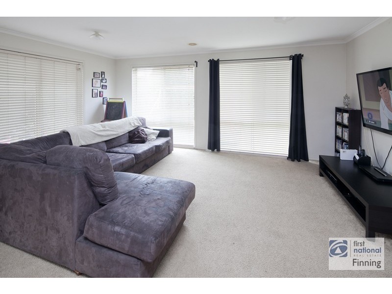 2 Dryandra Place, Cranbourne VIC 3977