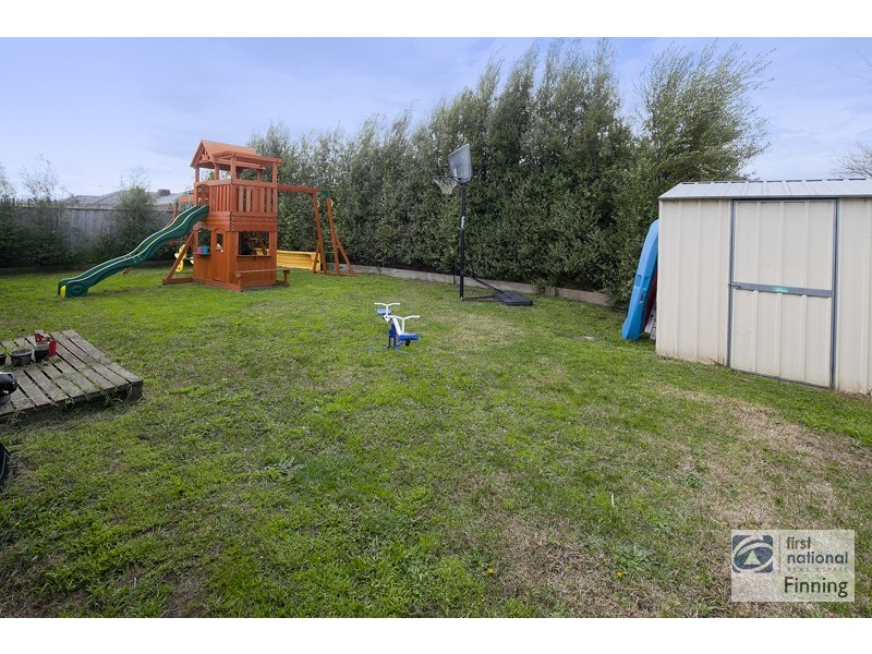 2 Dryandra Place, Cranbourne VIC 3977