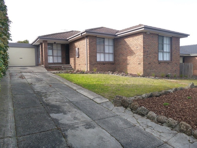 52 Lodge Crescent, Berwick VIC 3806