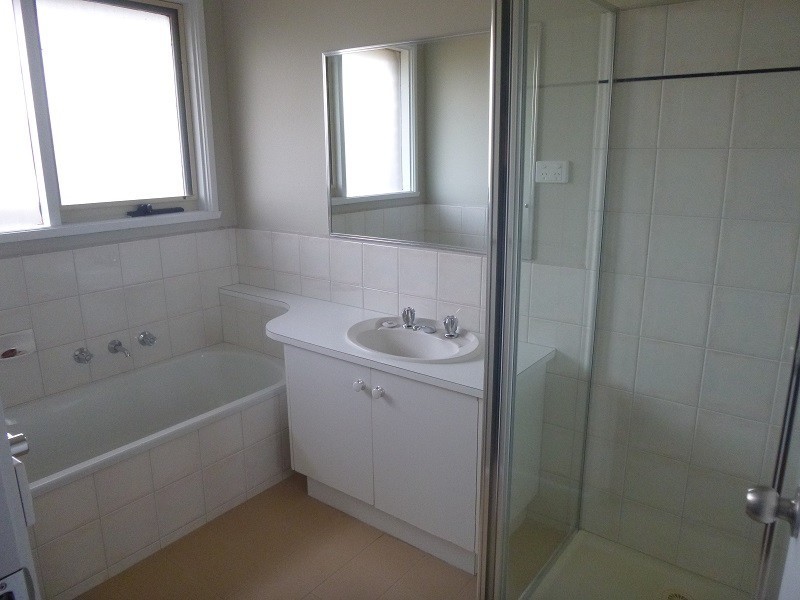 52 Lodge Crescent, Berwick VIC 3806