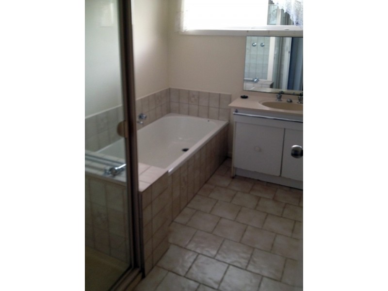 8 Brumby Court, Cranbourne VIC 3977