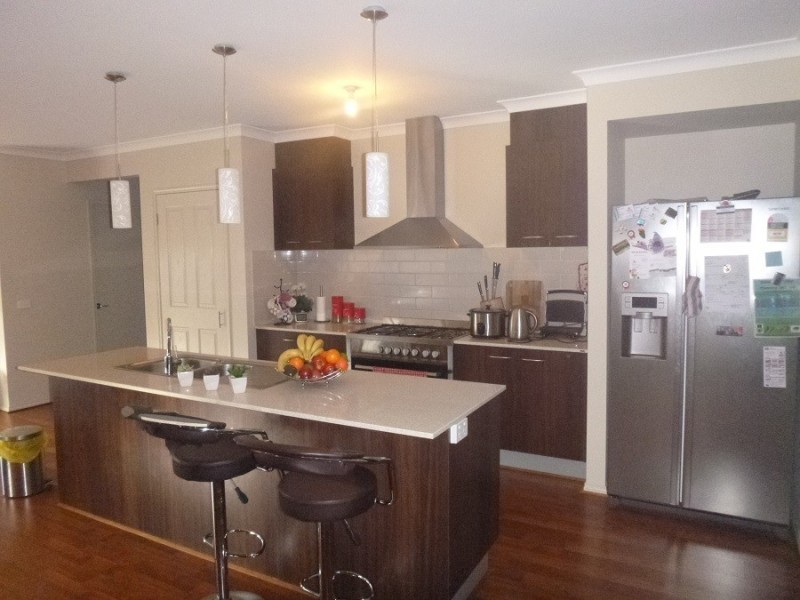 16 Brolin Terrace, Cranbourne North VIC 3977