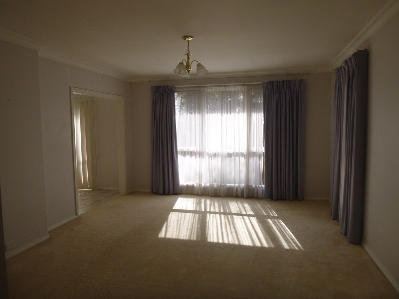 1A Carol Avenue, Cranbourne VIC 3977