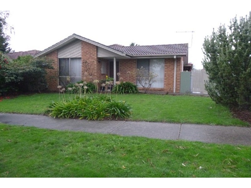 14 Josephine Avenue, Cranbourne North VIC 3977