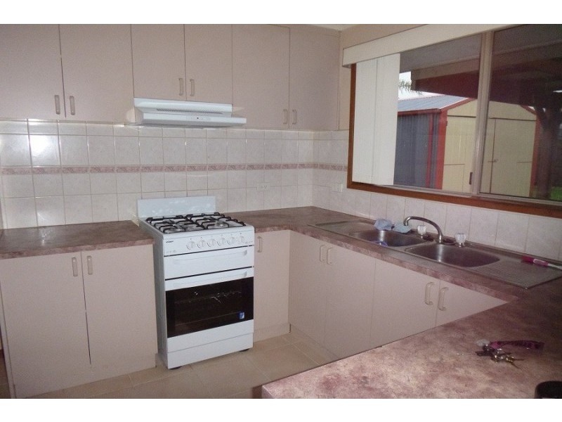 14 Josephine Avenue, Cranbourne North VIC 3977