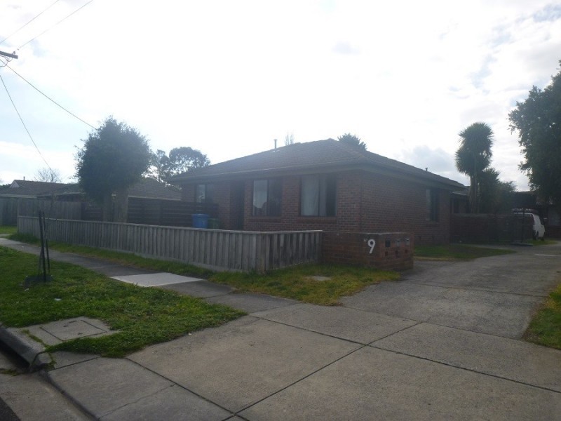 1/9 Walter Street, Cranbourne VIC 3977