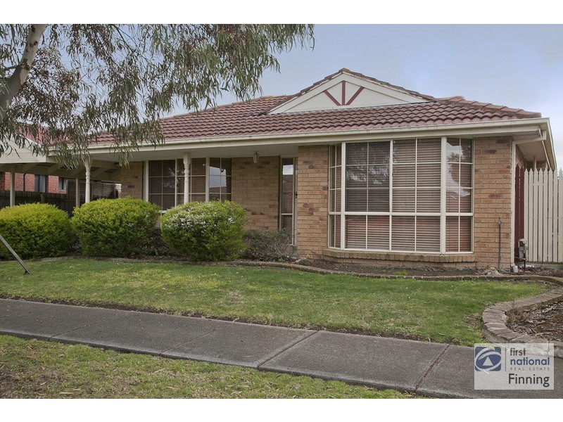 24 Montrose Way, Cranbourne West VIC 3977