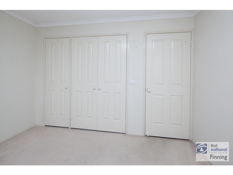 24 Montrose Way, Cranbourne West VIC 3977