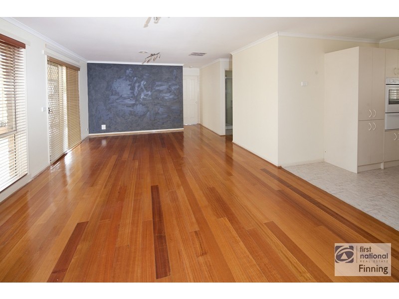 24 Montrose Way, Cranbourne West VIC 3977