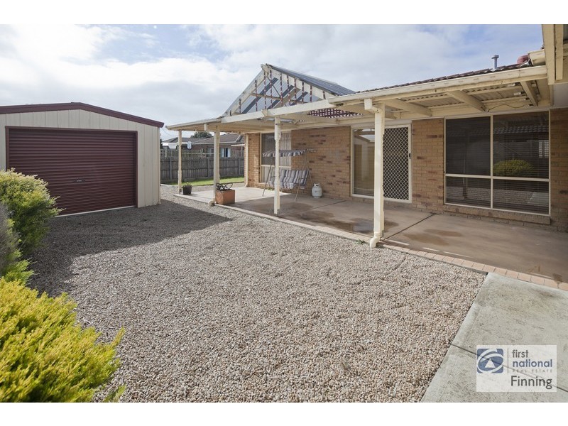 24 Montrose Way, Cranbourne West VIC 3977