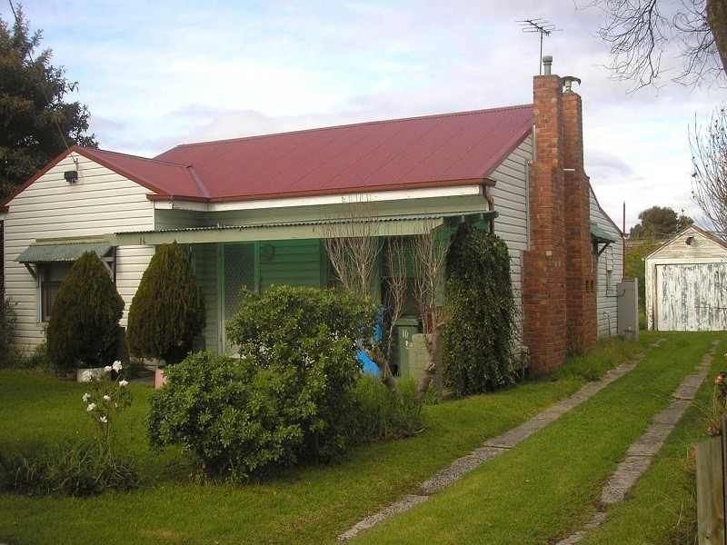 16 Duff Street, Cranbourne VIC 3977